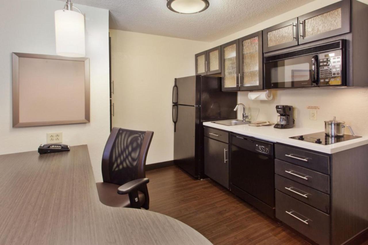 Candlewood Suites Pueblo By Ihg Exterior foto